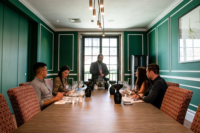 Porto: Flavours of Portugal – Wine Tastings at WOW Wine School - Three wines in 30 minutes: the quick introduction
