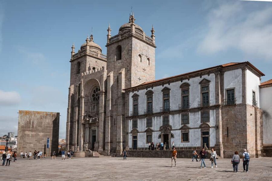 Porto: Flexible Walking Tour in Historic Center - Returning through Verdades and Barredo