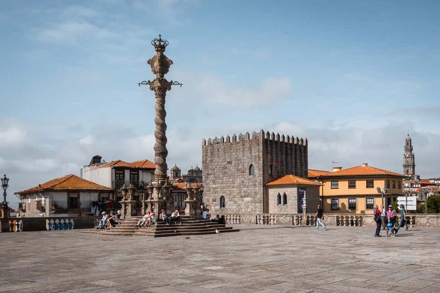 Porto: Flexible Walking Tour in Historic Center - What the $8 price really covers