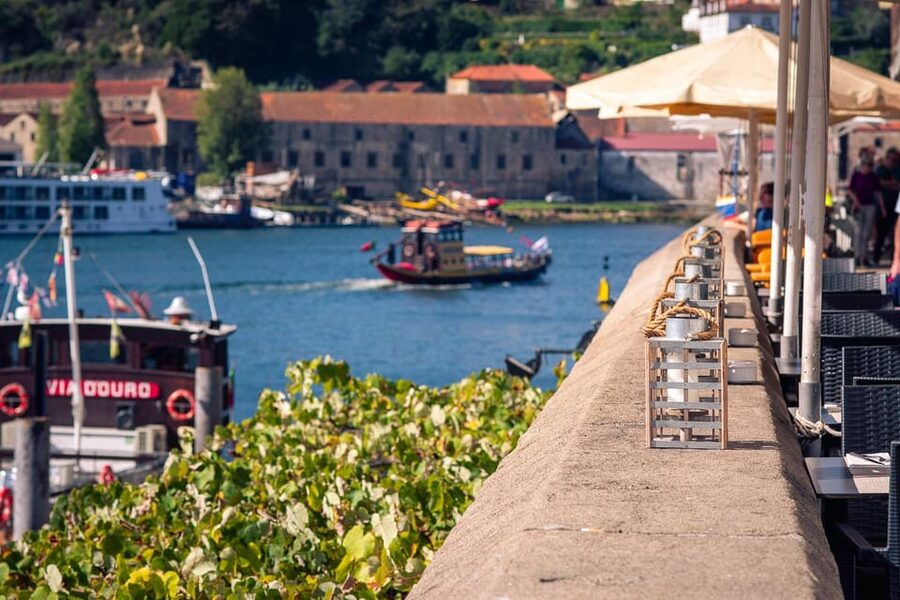 Porto: Flexible Walking Tour in Medieval Area - Grilos Church and the Colégio Square viewpoint