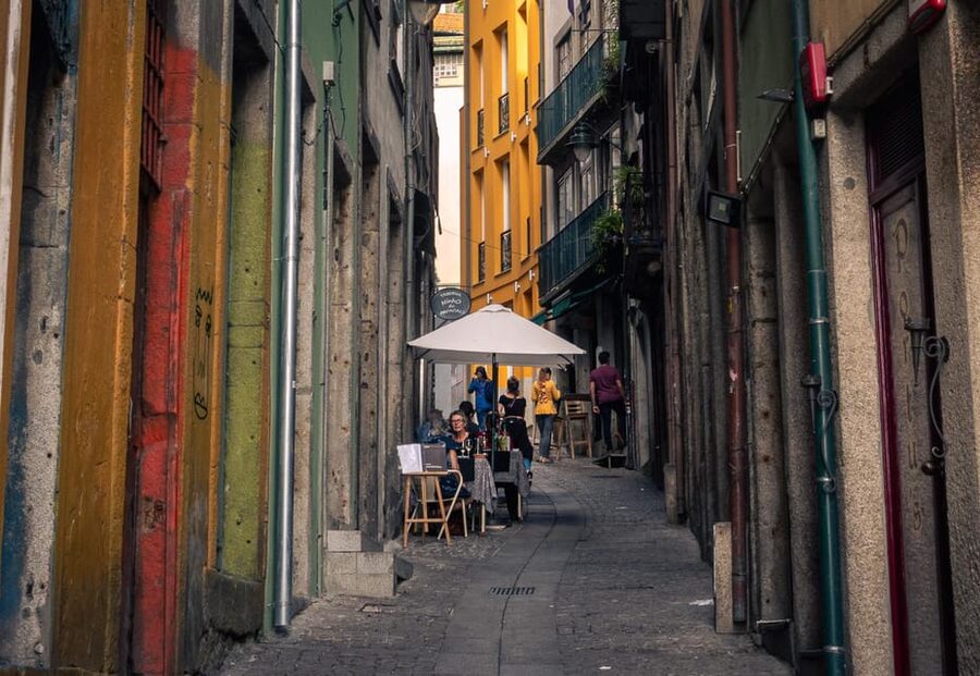 Porto: Flexible Walking Tour in Medieval Area - Returning by the Verdades and Barredo Stairs