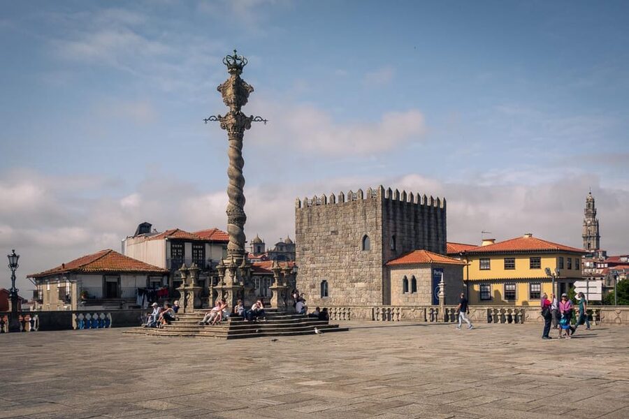 Porto: Flexible Walking Tour in Medieval Area - Climbing Mercadores Street into old Porto