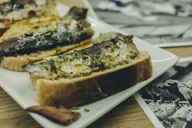 Porto Food and Local Drinks Evening Tour by Food Lover Tour - What this Porto evening is really about
