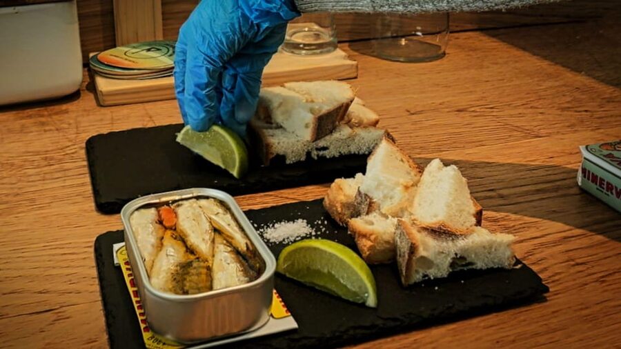 Porto Food Tour: 10 tastings at 5 Restaurants and Eateries - Why this food walk works well in Porto