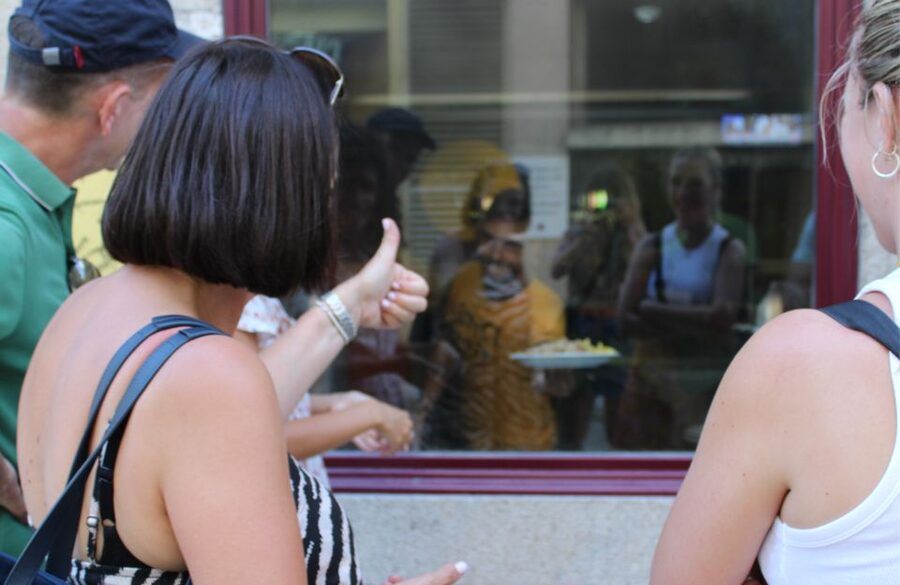 Porto: Food Tour with Tastings - The walking and storytelling between plates