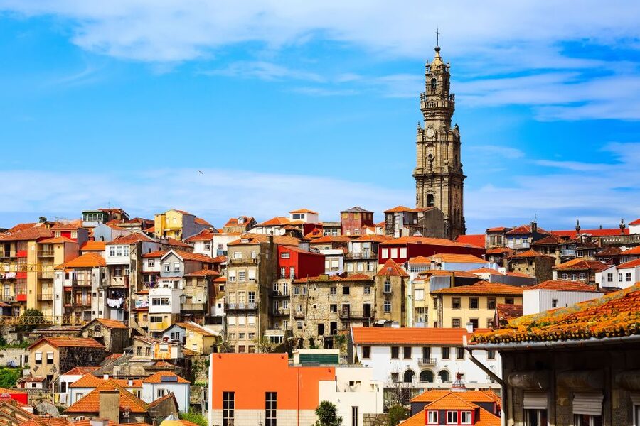 Porto: Full-Day All-Inclusive Private City Sightseeing Tour - Lunch beside the Douro