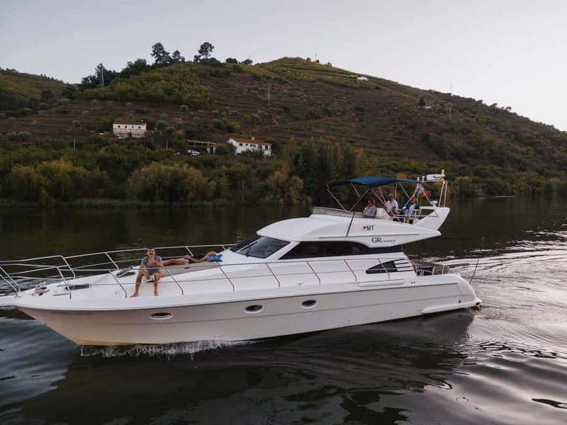 Porto: Full Day Douro River Cruise from Porto to Régua - Crestuma Lever, the first major pause
