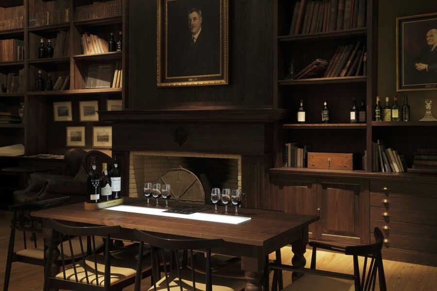 Porto: Graham's Port Lodge Tour & Vintage Room Wine Tasting - Why Graham’s Port Lodge is worth your time