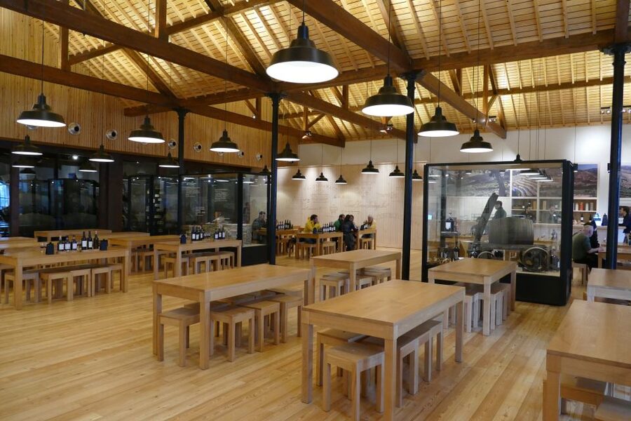 Porto: Graham's Port Lodge Tour with Premium Wine Tastings - Small tips for a better visit