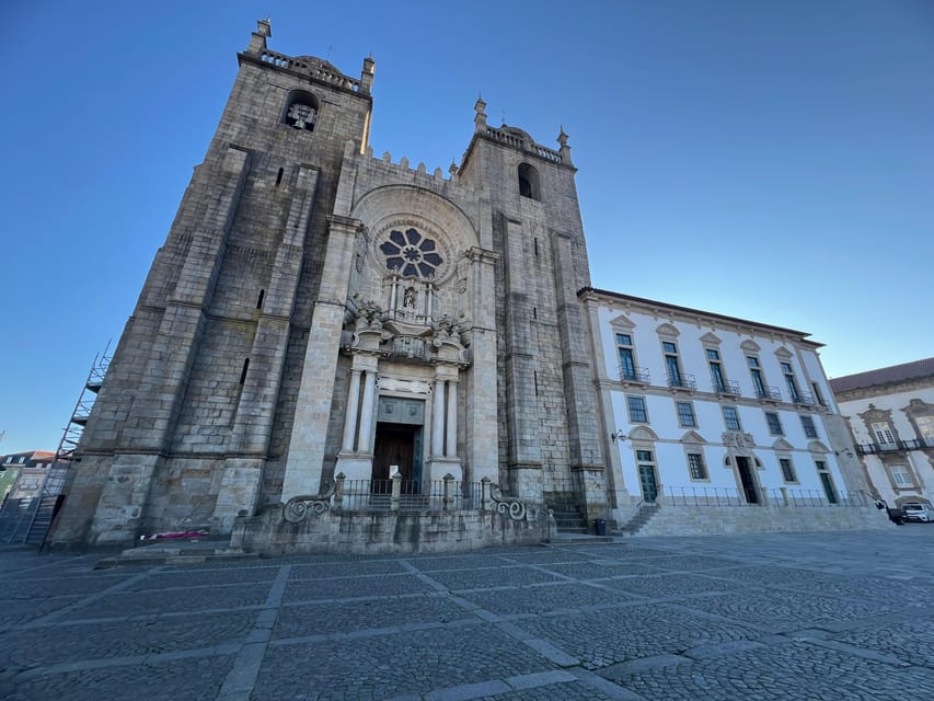 Porto: Guided City Highlights Walking Tour - A pause at Miradouro da Vitória