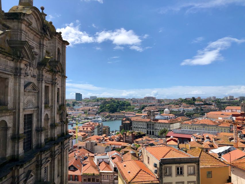 Porto: Guided City Walking Tour & Port Wine Cellar - Ribeira and Porto’s changing daily life