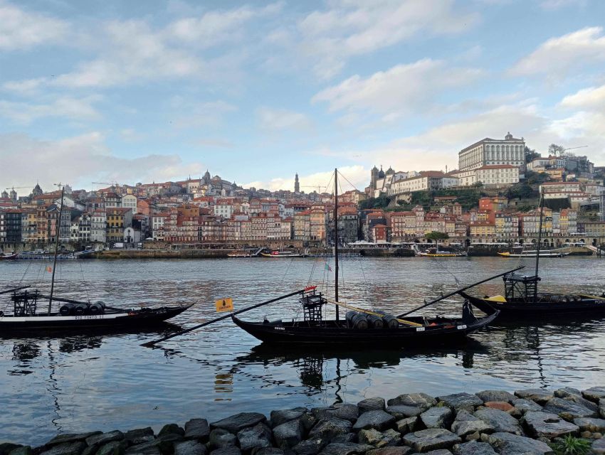 Porto: Guided Walking Tour - Starting at Praça dos Leões