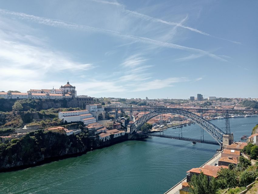 Porto: Guided Walking Tour - Finishing at Jardim do Morro and Serra do Pilar