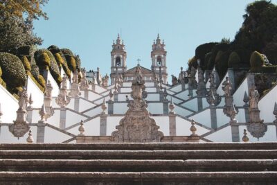 Porto: Guimaraes & Braga Small Group Tour with Lunch and Tickets