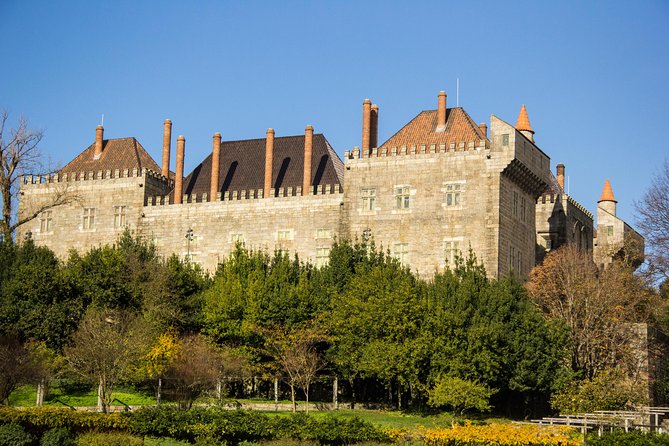 Porto: Guimaraes & Braga Small Group Tour with Lunch and Tickets - Free time on Rua de Santa Maria