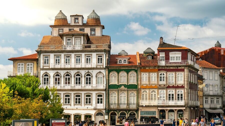 Porto: Guimarães & Braga Tour with Entry Tickets and Lunch - Walking, weather, and what to bring