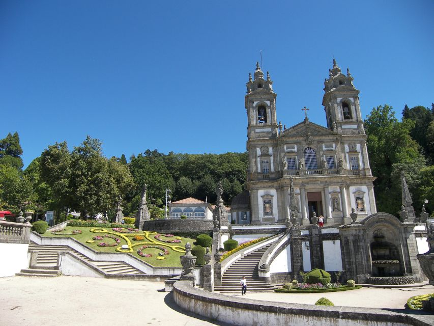 Porto: Guimarães & Braga Tour with Entry Tickets and Lunch - Santa Maria Road and Guimarães old town