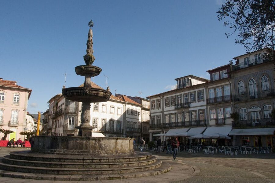 Porto: Guimarães & Braga Tour with Entry Tickets and Lunch - Transport, guide quality, and group size