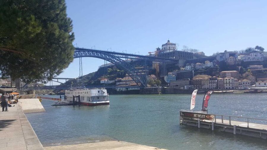 Porto: Half-Day Small Group City Tour with port wine tasting - What four hours really buys you