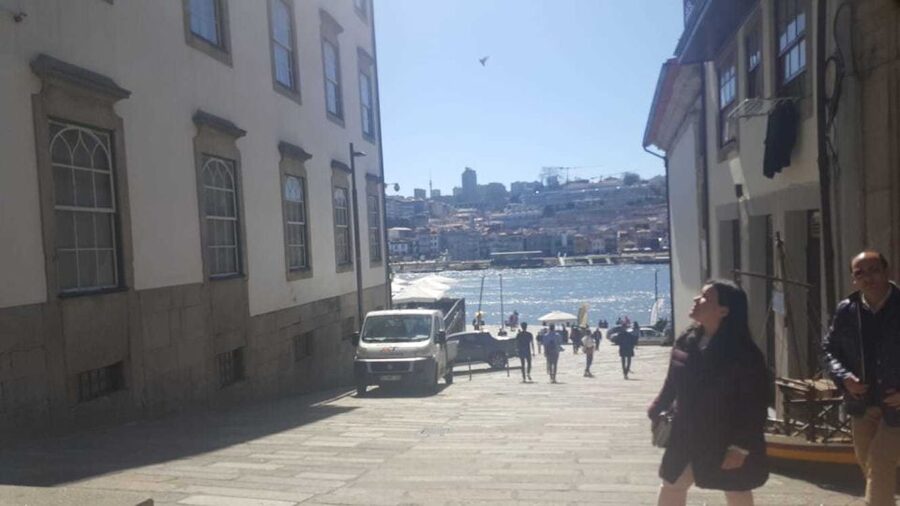 Porto: Half-Day Small Group City Tour with port wine tasting - Ribeira and the port wine tasting