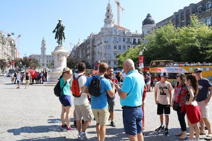 Porto Half-Day Tour & Port Wine Tasting - Batalha Square and the bus to Gaia