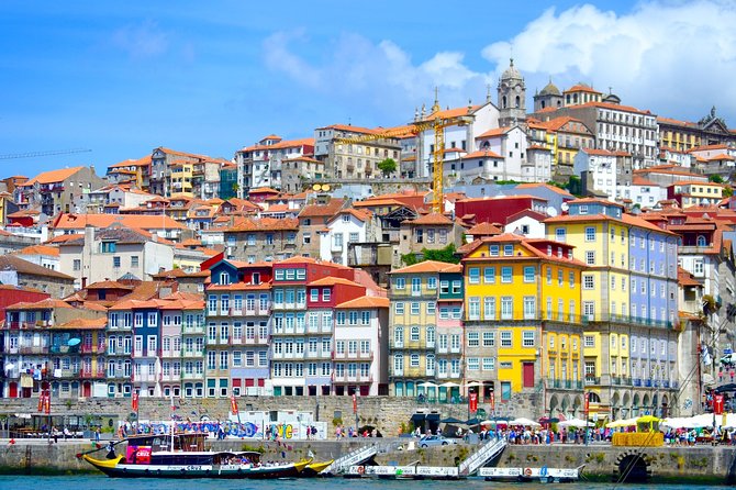 Porto Half Day Tour with River Cruise and Wine Tasting - Praça da Liberdade and São Bento Station