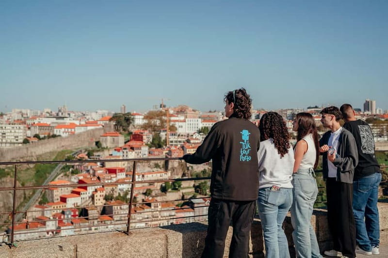 Porto Half Day Tuk Tuk Tour Clérigos, Seaside and Viewpoints - Crossing toward Gaia and the Douro