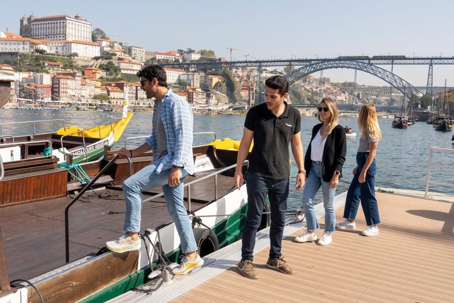 Porto: Helicopter Ride, Guided Walking Tour & River Cruise - Who will enjoy this experience most