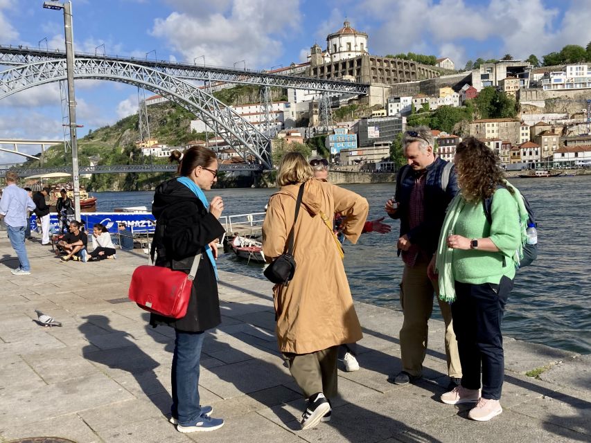 Porto: Highlights & hidden gems Walk - max 10 - What the guide adds beyond the buildings