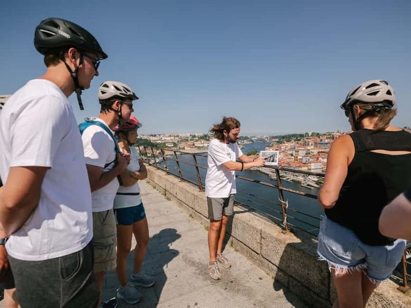 Porto: Highlights in 3 Hours E-Bike Tour - Aliados, Clérigos, and the climb made easier