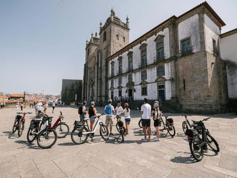 Porto: Highlights in 3 Hours E-Bike Tour - How the guides affect the day