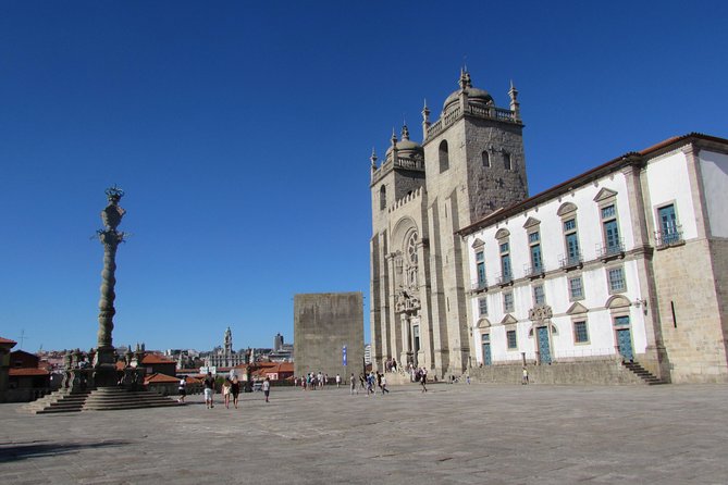 Porto Highlights Small-Group Walking Tour - São Bento Railway Station and Porto’s blue-and-white story