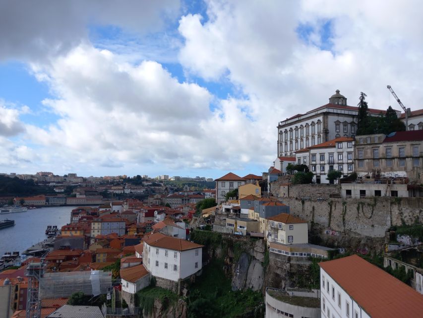 Porto Historic Center: Private Walking Tour & Cathedral - Down through São Lourenço and the medieval lanes