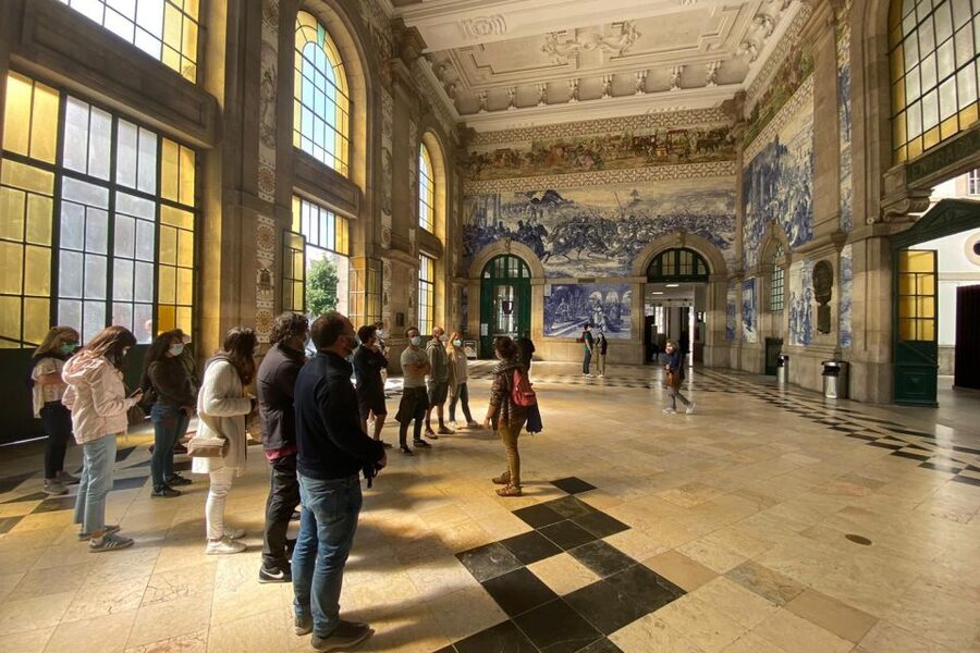 Porto: Historical Center Walking Tour - São Bento Station and Porto’s public face