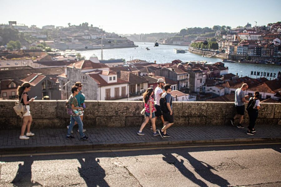 Porto: History & Lengends walking tour - Avenida dos Aliados and the shape of central Porto