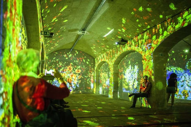 Porto: Impressive Monet & Brilliant Klimt - Entering the Alfândega building