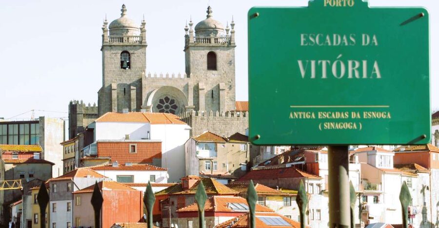 Porto: Jewish Heritage Private Tour by Tuk Tuk - Miragaia, the quarter of wealthy Jewish families