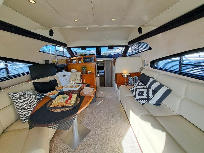 Porto: Luxury Yacht Tour of the 6 Bridges and Douro Estuary - Foz do Douro and the turn toward the Atlantic