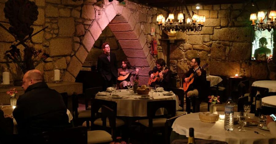 Porto Moonlight Walk & Fado Dinner - Practical details before you reserve