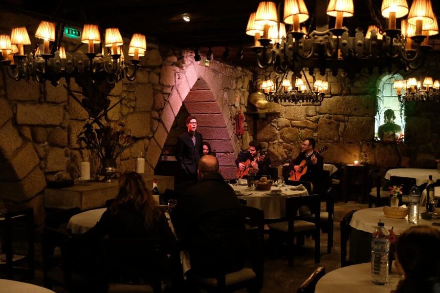 Porto Moonlight Walk & Fado Dinner - Dinner inside a 14th-century Fado house