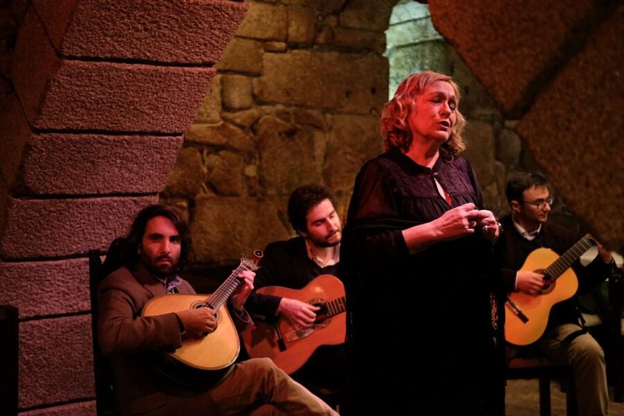 Porto Moonlight Walk & Fado Dinner - Meeting the singers, guitarists, and poets