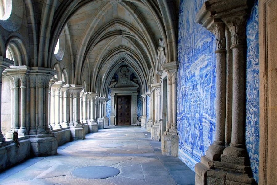 Porto: Old City and Monuments Tour - Key points to know before booking