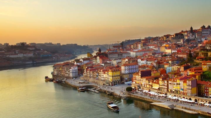 Porto: Port Wine Tour with 7 Port Tastings - Two smaller producers change the tone