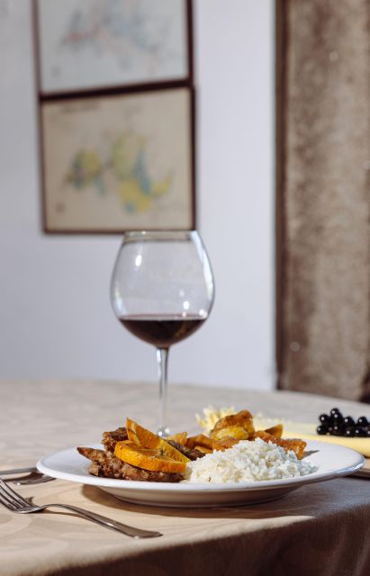 Porto: Private Douro Valley 4x4 Tour with Lunch - Who should book this private Douro outing?