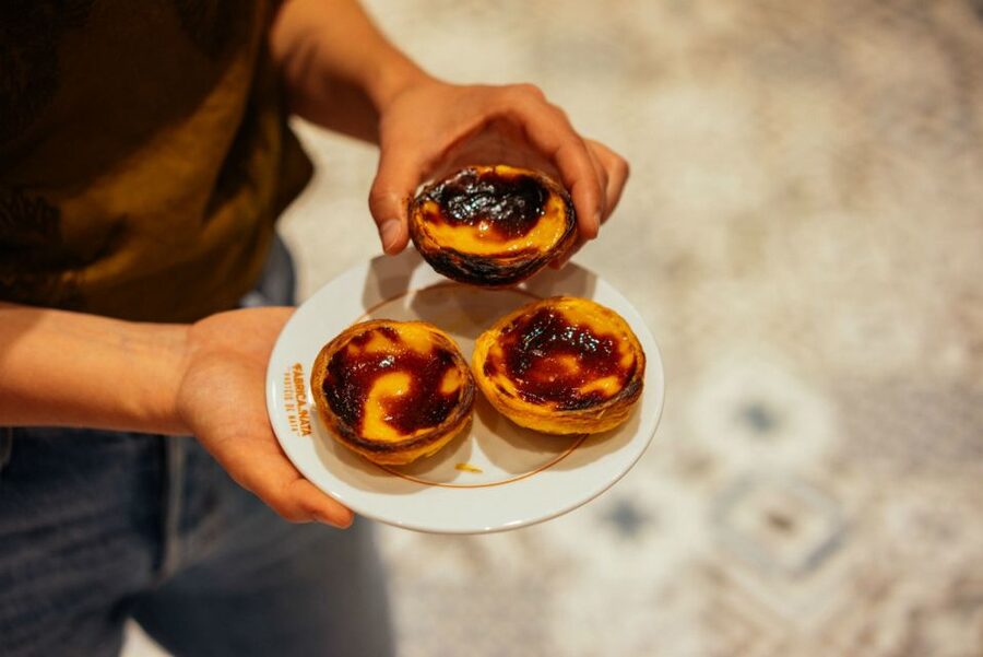 Porto: Private Food Tour – 10 Tastings with Locals - From food stalls to local restaurants