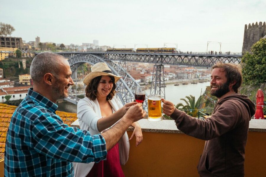 Porto: Private Food Tour – 10 Tastings with Locals - How much walking and food should you expect?