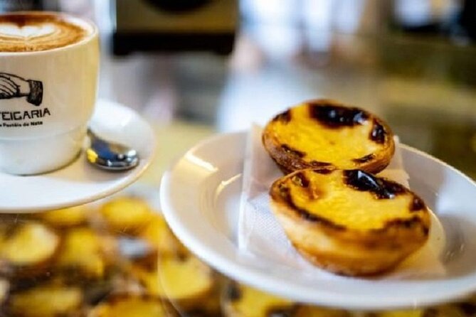 Porto Private Gourmet Food & Wine Historic Tour with a Sommelière - A food tour that also gives you Porto’s story