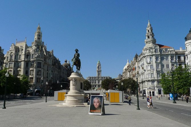 Porto private morning Tour, discover the most iconic attractions - Aliados, Bolhão, and the old city walls