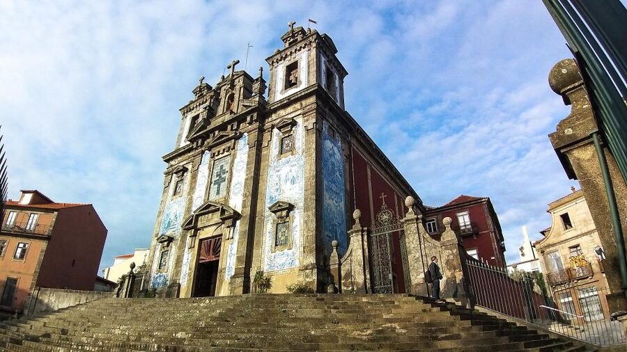 Porto private morning Tour, see the most iconic attractions - Liberdade Square and São Bento Station
