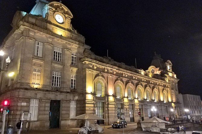 Porto private night Tour, discover the most iconic attractions - From the old center to the Douro bridges